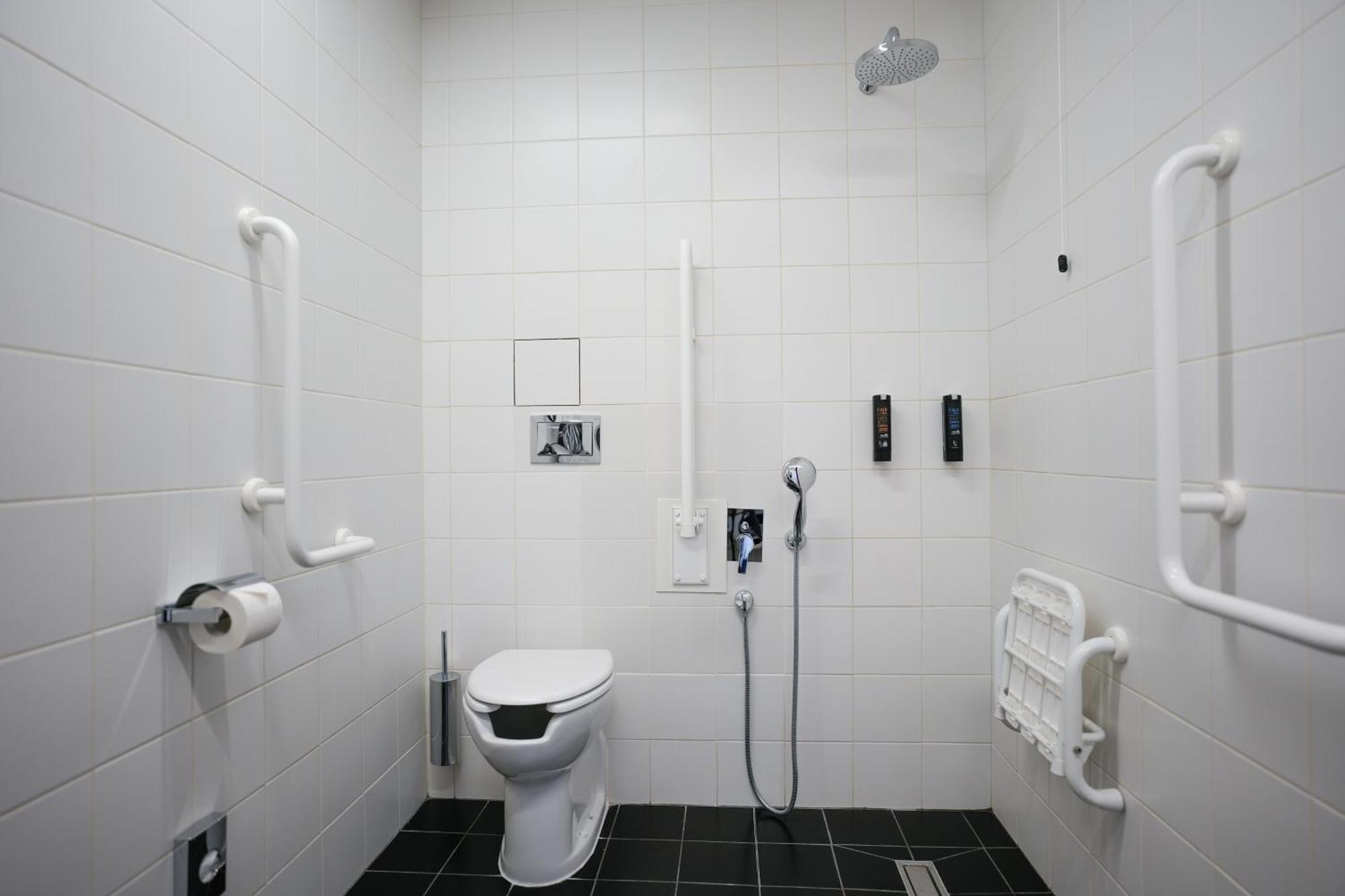 King Room with Roll-In Shower - Disability Access