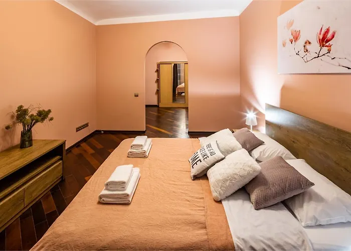 The Main Square! 2 Separated Bedrooms, Balcony