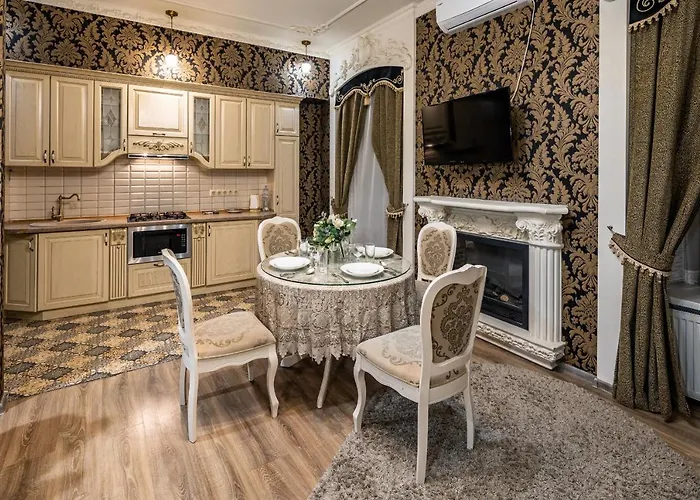 Classic Royal Central Apartment. Balcony And A/C