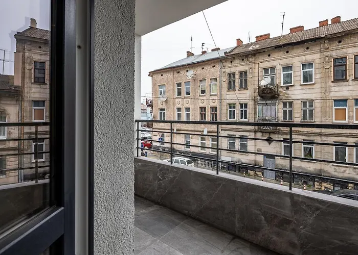 Stylisch New With One Bedroom