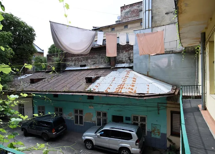 Buk Apartments On Doroshenka 25