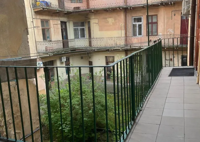 Shpytalna Apartments