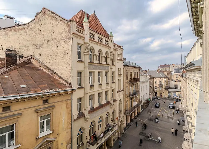 Mini-Hotel Near Les Kurbas Theatre