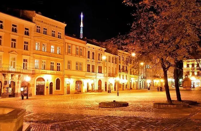 Romantic On Rynok Square With Air-Conditioning