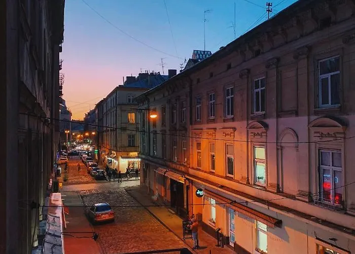 Large & Modern Flat With Balcony In Heart Of Lviv